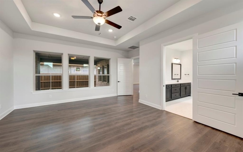 2075 Pine Grove Lane, Arlington, TX 76005, 2 Bedrooms Bedrooms, ,2 BathroomsBathrooms,Residential,For Sale,2075 Pine Grove Lane,0,21086408