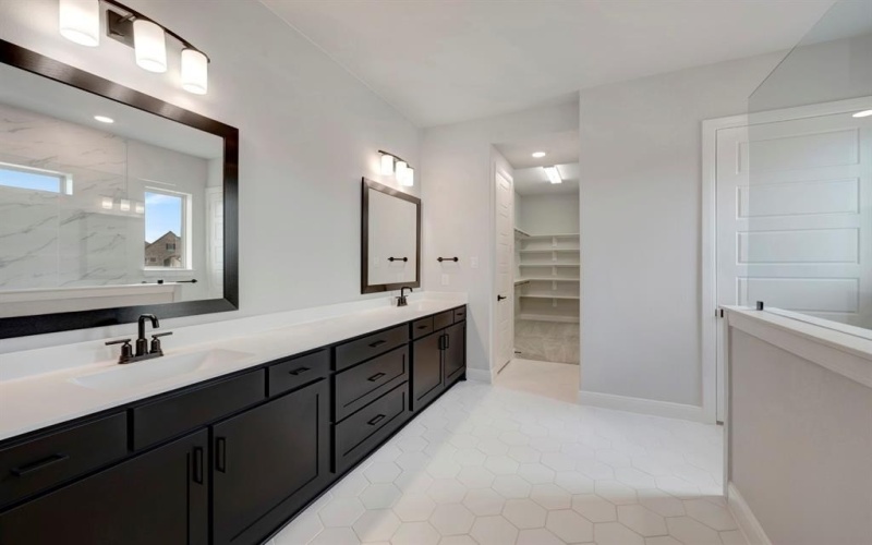 2075 Pine Grove Lane, Arlington, TX 76005, 2 Bedrooms Bedrooms, ,2 BathroomsBathrooms,Residential,For Sale,2075 Pine Grove Lane,0,21086408