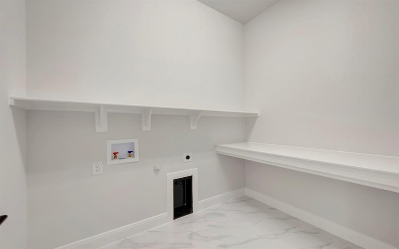 2075 Pine Grove Lane, Arlington, TX 76005, 2 Bedrooms Bedrooms, ,2 BathroomsBathrooms,Residential,For Sale,2075 Pine Grove Lane,0,21086408