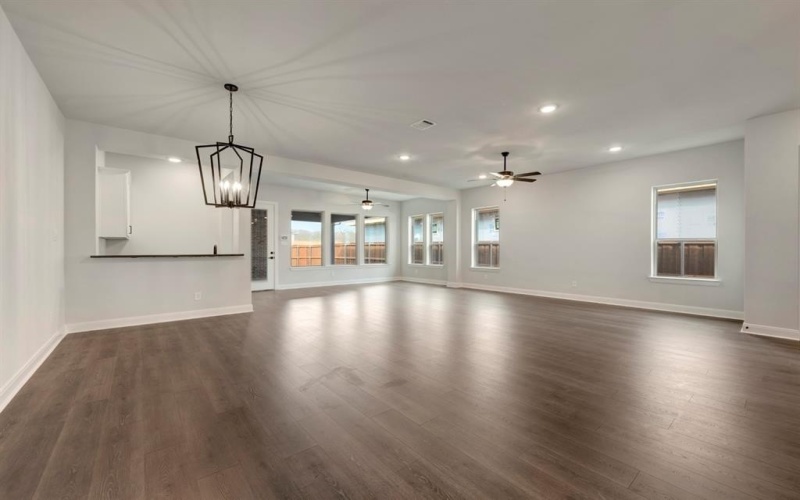 2075 Pine Grove Lane, Arlington, TX 76005, 2 Bedrooms Bedrooms, ,2 BathroomsBathrooms,Residential,For Sale,2075 Pine Grove Lane,0,21086408