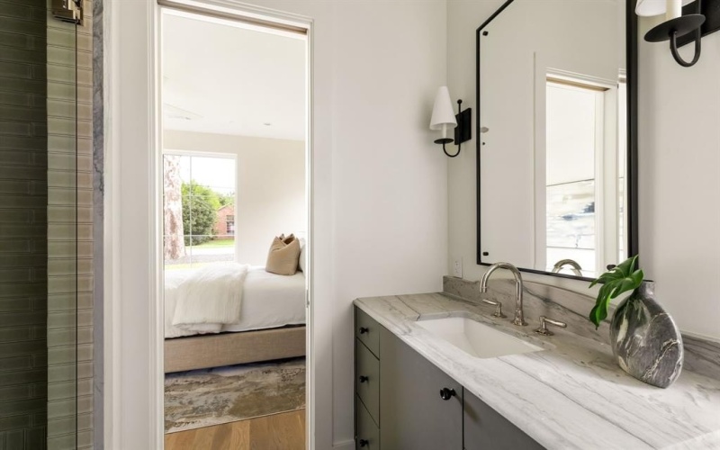 6549 Trammel Drive, Dallas, TX 75214, 4 Bedrooms Bedrooms, ,5 BathroomsBathrooms,Residential,For Sale,6549 Trammel Drive,0,21086431