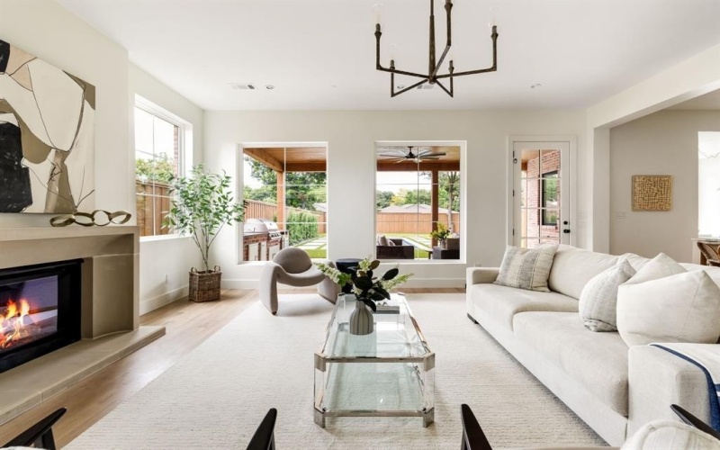 6549 Trammel Drive, Dallas, TX 75214, 4 Bedrooms Bedrooms, ,5 BathroomsBathrooms,Residential,For Sale,6549 Trammel Drive,0,21086431