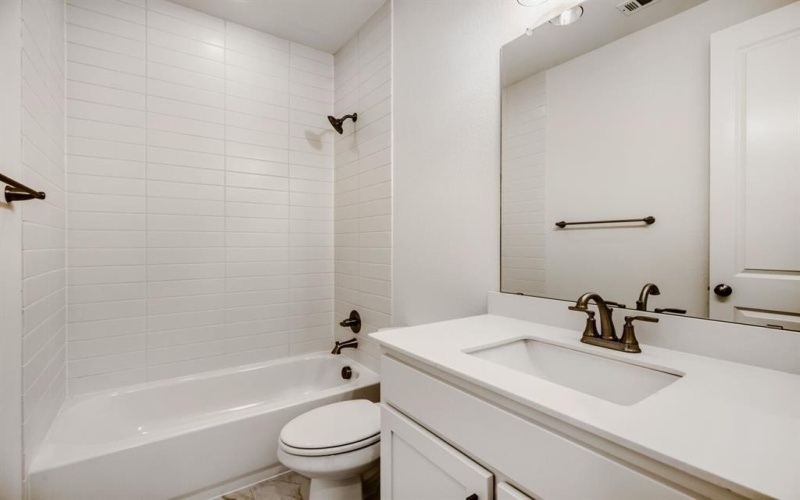 173 Enclave Drive, Lakewood Village, TX 75068, 4 Habitaciones Habitaciones , ,3 BañosBaños,Residential,En Venta,173 Enclave Drive,0,21086748