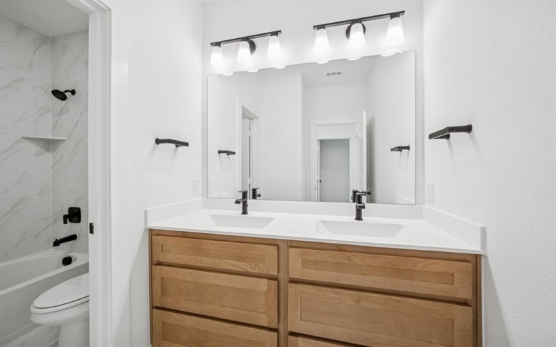 2173 Sandlin Drive, Fort Worth, TX 76008, 4 Habitaciones Habitaciones , ,3 BañosBaños,Residential,En Venta,2173 Sandlin Drive,0,21086781