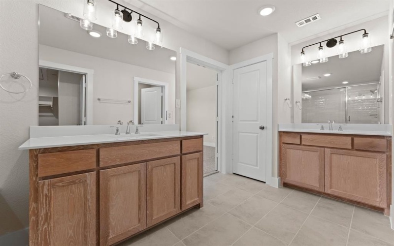 220 Chestnut Street, Celina, TX 75009, 3 Habitaciones Habitaciones , ,2 BañosBaños,Residential,En Venta,220 Chestnut Street,0,21086807