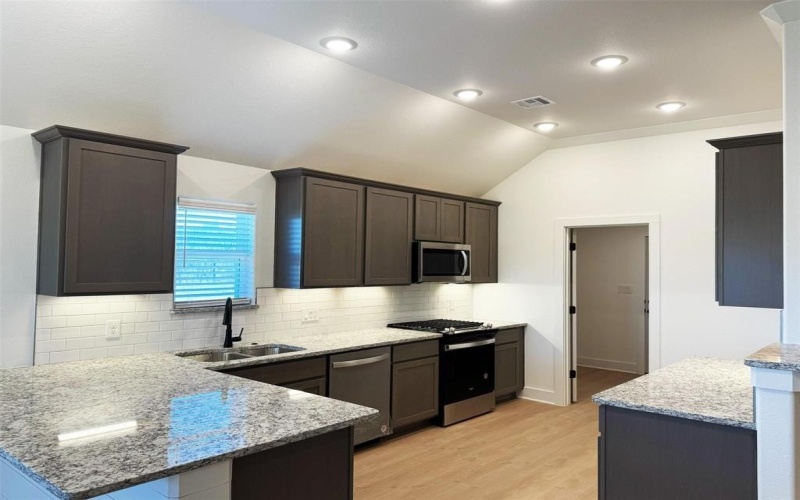 4109 Hummingbird Drive, Sherman, TX 75092, 4 Habitaciones Habitaciones , ,2 BañosBaños,Residential,En Venta,4109 Hummingbird Drive,0,21086812