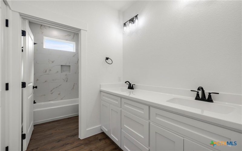 7912 Rock Crest Drive, Moody, TX 76557, 4 Habitaciones Habitaciones , ,3 BañosBaños,Residential,En Venta,7912 Rock Crest Drive,0,595326