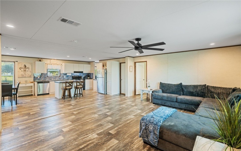 2360 CR 2048, Aransas Pass, TX 78336, 3 Bedrooms Bedrooms, ,2 BathroomsBathrooms,Residential,For Sale,2360 CR 2048,0,464137