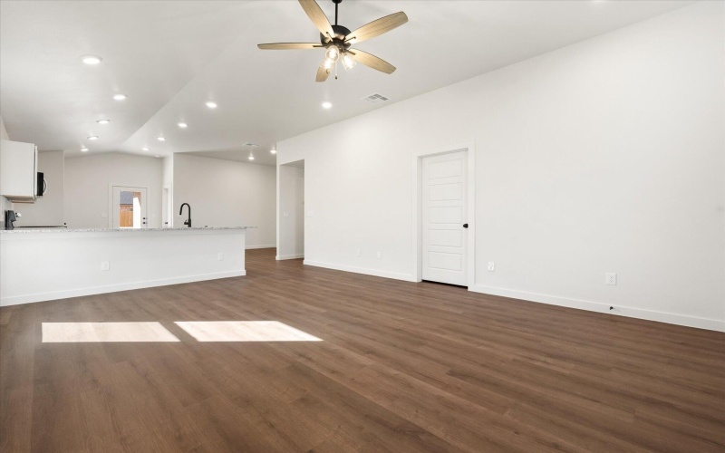 1319 N Chicago Avenue, Lubbock, TX 79416, 3 Bedrooms Bedrooms, ,2 BathroomsBathrooms,Residential,For Sale,1319 N Chicago Avenue,0,202561816