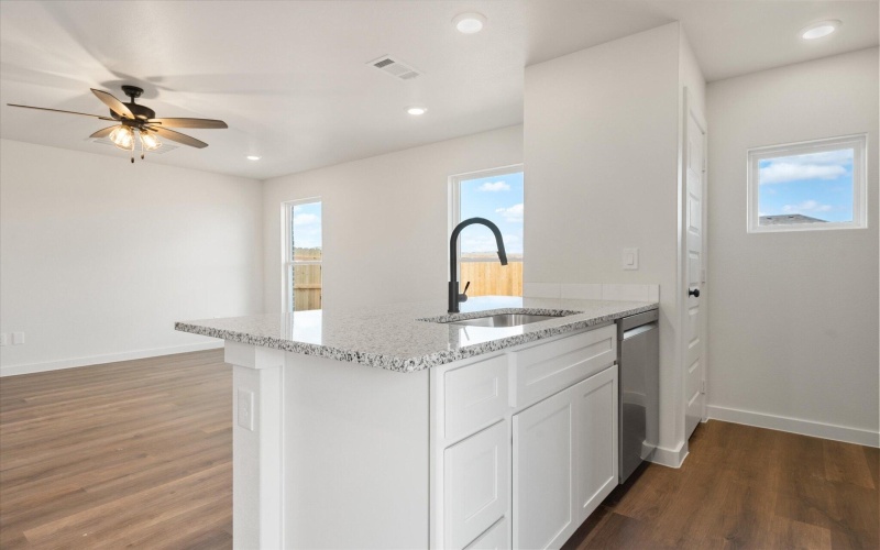 6303 Volney Avenue, Lubbock, TX 79407, 2 Habitaciones Habitaciones , ,2 BañosBaños,Residential,En Venta,6303 Volney Avenue,0,202561820