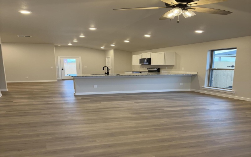 7208 35th Street, Lubbock, TX 79407, 3 Bedrooms Bedrooms, ,2 BathroomsBathrooms,Residential,For Sale,7208 35th Street,0,202561848