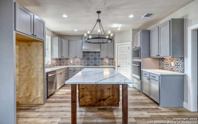 58 Greystone Hills Circle, Uvalde, TX 78801, 4 Bedrooms Bedrooms, ,3 BathroomsBathrooms,Residential,For Sale,58 Greystone Hills Circle,0,1915566