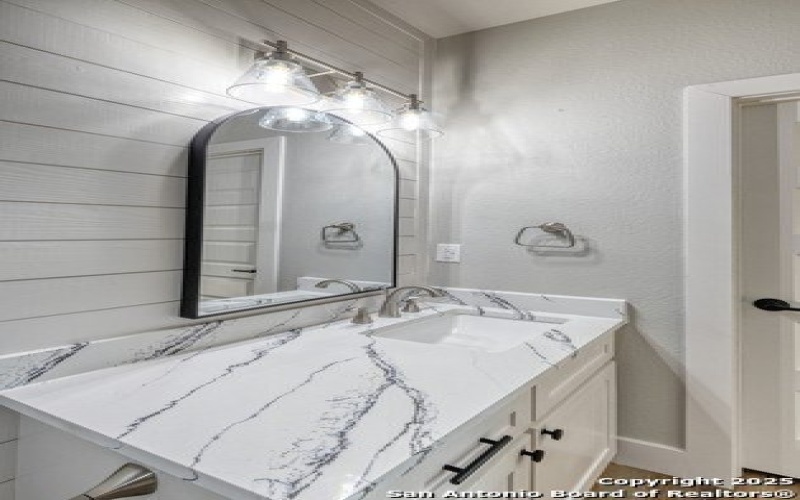 58 Greystone Hills Circle, Uvalde, TX 78801, 4 Bedrooms Bedrooms, ,3 BathroomsBathrooms,Residential,For Sale,58 Greystone Hills Circle,0,1915566