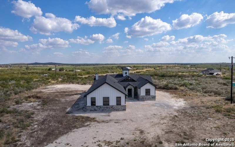 58 Greystone Hills Circle, Uvalde, TX 78801, 4 Bedrooms Bedrooms, ,3 BathroomsBathrooms,Residential,For Sale,58 Greystone Hills Circle,0,1915566