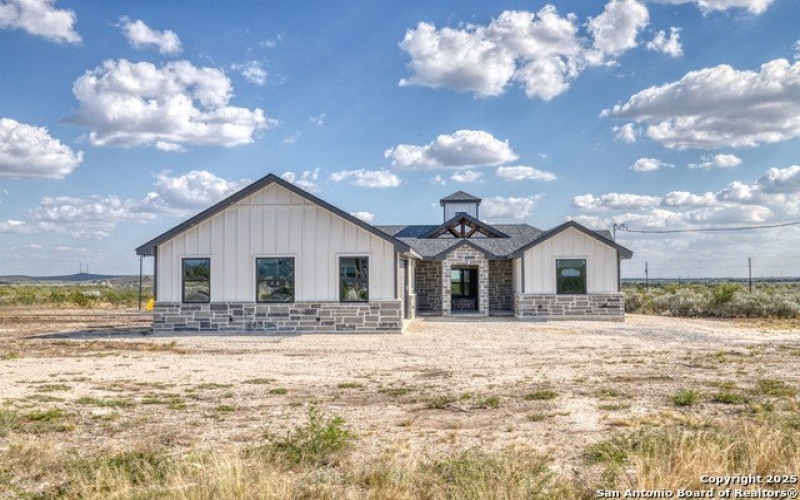 58 Greystone Hills Circle, Uvalde, TX 78801, 4 Bedrooms Bedrooms, ,3 BathroomsBathrooms,Residential,For Sale,58 Greystone Hills Circle,0,1915566