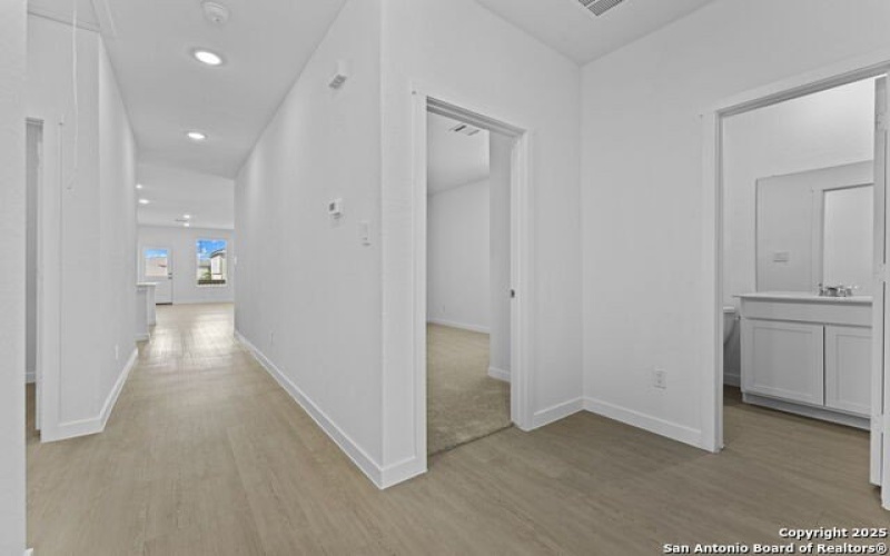 726 Bee Ridge Pt, New Braunfels, TX 78130, 4 Habitaciones Habitaciones , ,2 BañosBaños,Residential,En Venta,726 Bee Ridge Pt,0,1915653