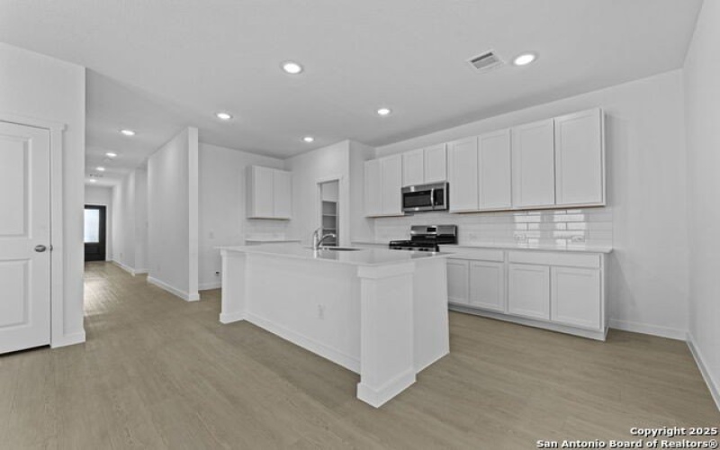 726 Bee Ridge Pt, New Braunfels, TX 78130, 4 Habitaciones Habitaciones , ,2 BañosBaños,Residential,En Venta,726 Bee Ridge Pt,0,1915653