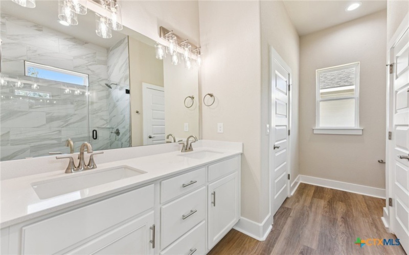 855 Cypress Lane, Cottonwood Shores, TX 78657, 3 Habitaciones Habitaciones , ,2 BañosBaños,Residential,En Venta,855 Cypress Lane,0,595343