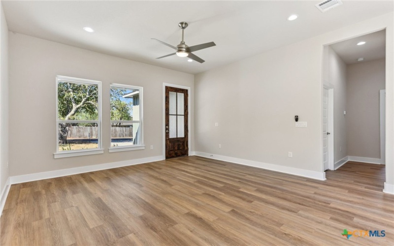 855 Cypress Lane, Cottonwood Shores, TX 78657, 3 Habitaciones Habitaciones , ,2 BañosBaños,Residential,En Venta,855 Cypress Lane,0,595343