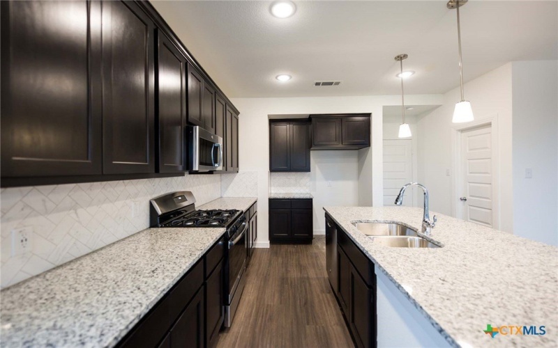 203 Bodensee Place, New Braunfels, TX 78130, 3 Habitaciones Habitaciones , ,2 BañosBaños,Residential,En Venta,203 Bodensee Place,0,595385