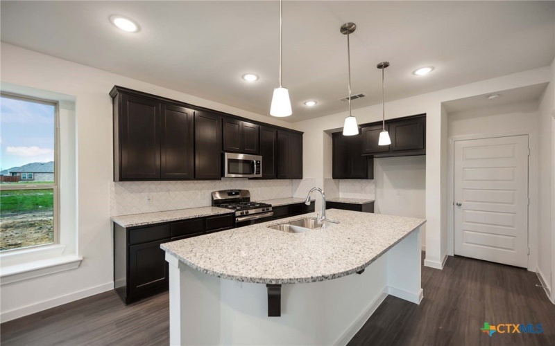 203 Bodensee Place, New Braunfels, TX 78130, 3 Habitaciones Habitaciones , ,2 BañosBaños,Residential,En Venta,203 Bodensee Place,0,595385