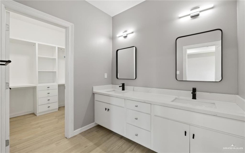1712 Diplomat Drive, Edinburg, TX 78542, 3 Habitaciones Habitaciones , ,2 BañosBaños,Residential,En Venta,1712 Diplomat Drive,0,483462