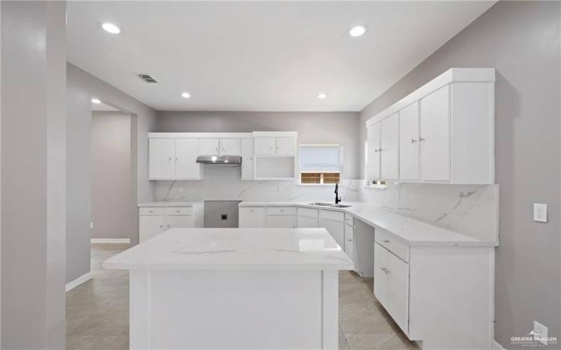1712 Diplomat Drive, Edinburg, TX 78542, 3 Habitaciones Habitaciones , ,2 BañosBaños,Residential,En Venta,1712 Diplomat Drive,0,483462