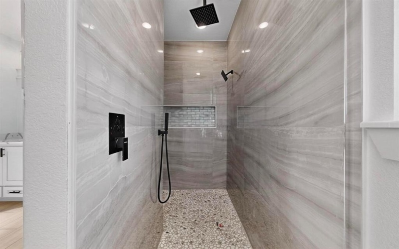 1025 Gonzollas Road, Springtown, TX 76082, 3 Bedrooms Bedrooms, ,2 BathroomsBathrooms,Residential,For Sale,1025 Gonzollas Road,0,21059855