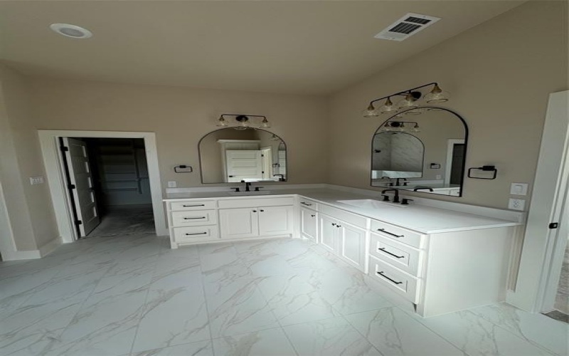 1060 Arbor Vista Drive, Azle, TX 76020, 4 Habitaciones Habitaciones , ,2 BañosBaños,Residential,En Venta,1060 Arbor Vista Drive,0,21085662
