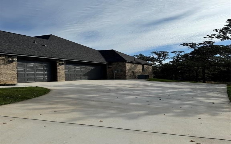 1060 Arbor Vista Drive, Azle, TX 76020, 4 Habitaciones Habitaciones , ,2 BañosBaños,Residential,En Venta,1060 Arbor Vista Drive,0,21085662
