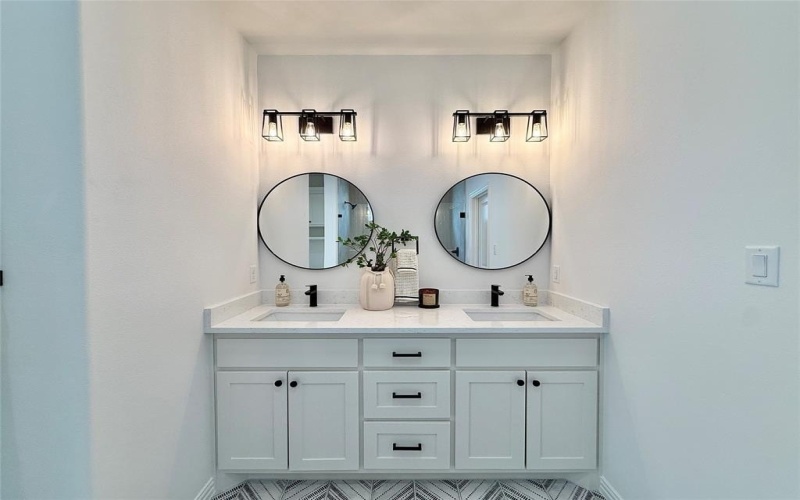 5608 San Jacinto Drive, Granbury, TX 76048, 3 Bedrooms Bedrooms, ,2 BathroomsBathrooms,Residential,For Sale,5608 San Jacinto Drive,0,21086007