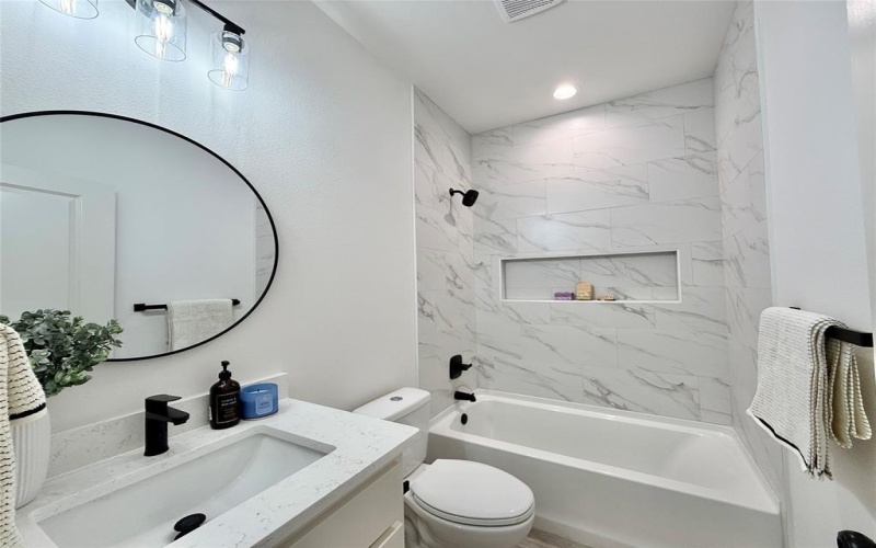 5608 San Jacinto Drive, Granbury, TX 76048, 3 Bedrooms Bedrooms, ,2 BathroomsBathrooms,Residential,For Sale,5608 San Jacinto Drive,0,21086007