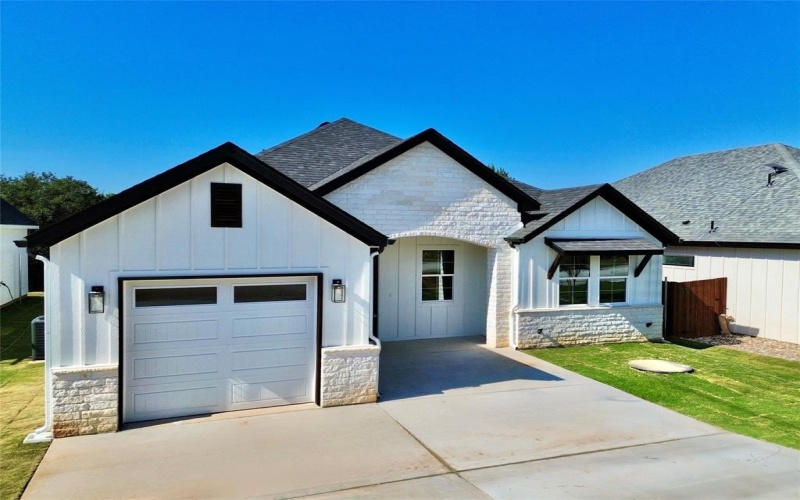 5608 San Jacinto Drive, Granbury, TX 76048, 3 Bedrooms Bedrooms, ,2 BathroomsBathrooms,Residential,For Sale,5608 San Jacinto Drive,0,21086007