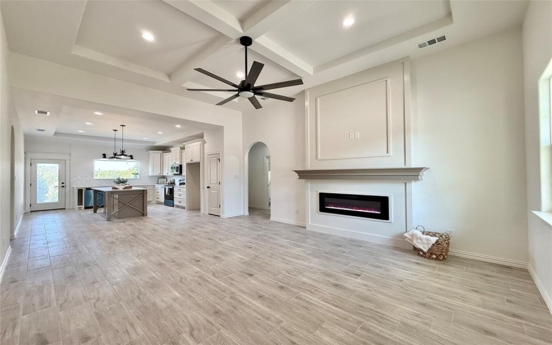5608 San Jacinto Drive, Granbury, TX 76048, 3 Bedrooms Bedrooms, ,2 BathroomsBathrooms,Residential,For Sale,5608 San Jacinto Drive,0,21086007