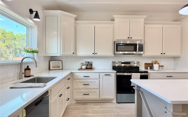 5608 San Jacinto Drive, Granbury, TX 76048, 3 Bedrooms Bedrooms, ,2 BathroomsBathrooms,Residential,For Sale,5608 San Jacinto Drive,0,21086007