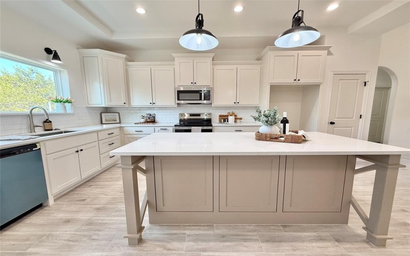5608 San Jacinto Drive, Granbury, TX 76048, 3 Bedrooms Bedrooms, ,2 BathroomsBathrooms,Residential,For Sale,5608 San Jacinto Drive,0,21086007