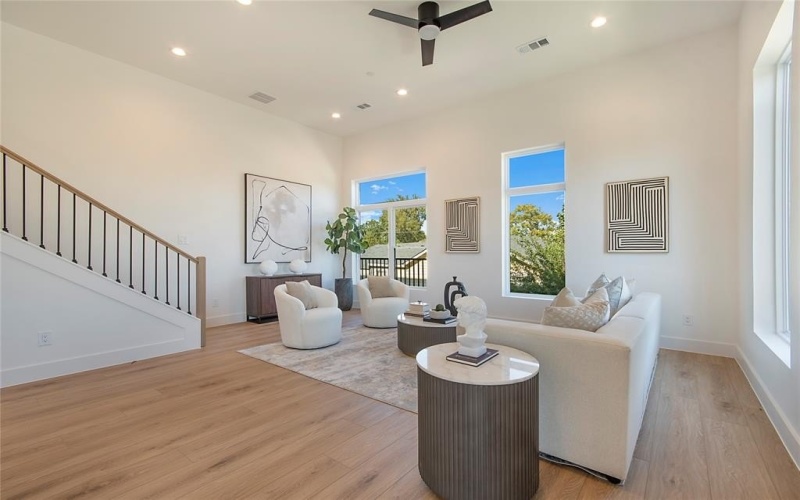 2203 Hondo Avenue #106, Dallas, TX 75219, 3 Habitaciones Habitaciones , ,3 BañosBaños,Residential,En Venta,2203 Hondo Avenue,0,21087479