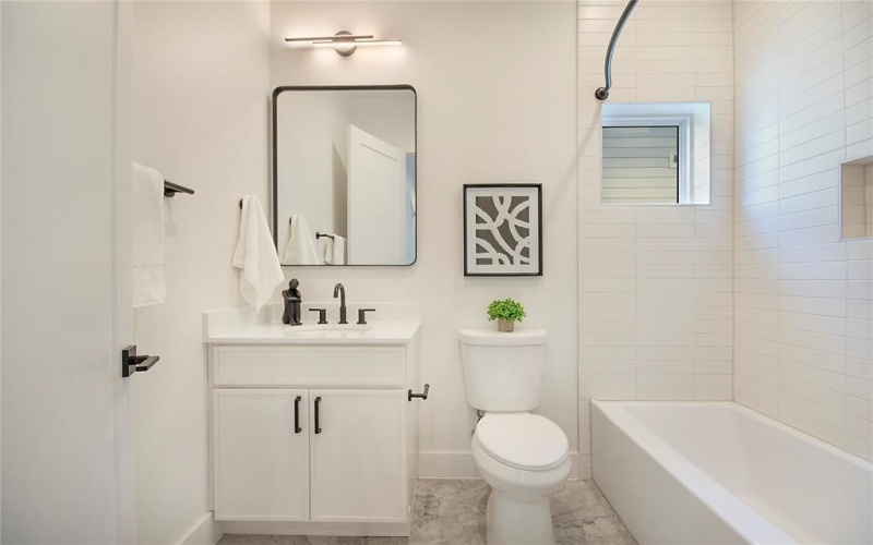 2203 Hondo Avenue #106, Dallas, TX 75219, 3 Habitaciones Habitaciones , ,3 BañosBaños,Residential,En Venta,2203 Hondo Avenue,0,21087479