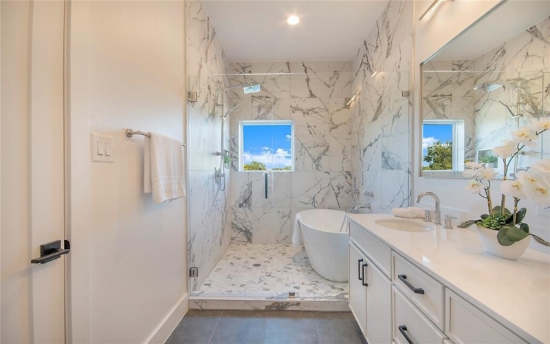 2203 Hondo Avenue #103, Dallas, TX 75219, 3 Habitaciones Habitaciones , ,3 BañosBaños,Residential,En Venta,2203 Hondo Avenue,0,21087568