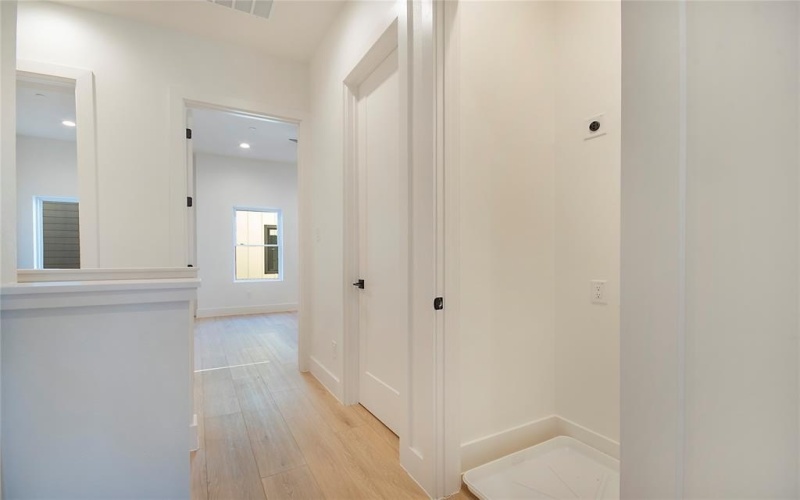 2203 Hondo Avenue #103, Dallas, TX 75219, 3 Habitaciones Habitaciones , ,3 BañosBaños,Residential,En Venta,2203 Hondo Avenue,0,21087568