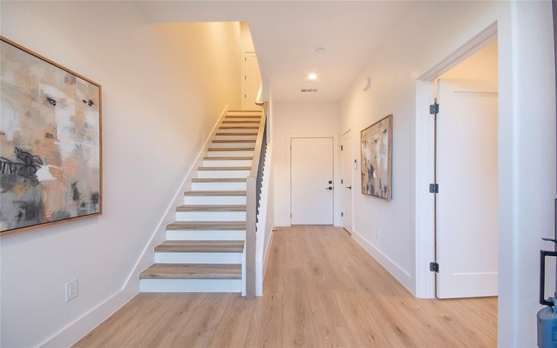 2203 Hondo Avenue #103, Dallas, TX 75219, 3 Habitaciones Habitaciones , ,3 BañosBaños,Residential,En Venta,2203 Hondo Avenue,0,21087568
