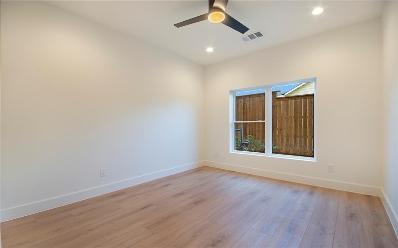 2203 Hondo Avenue #103, Dallas, TX 75219, 3 Habitaciones Habitaciones , ,3 BañosBaños,Residential,En Venta,2203 Hondo Avenue,0,21087568