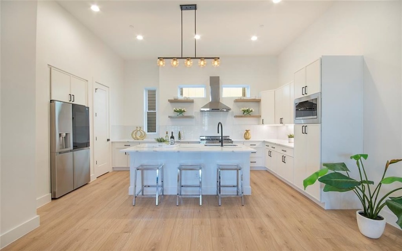 2203 Hondo Avenue #103, Dallas, TX 75219, 3 Habitaciones Habitaciones , ,3 BañosBaños,Residential,En Venta,2203 Hondo Avenue,0,21087568