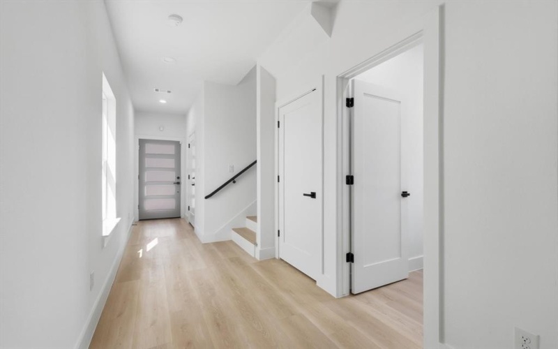 2532 Lowery Street, Dallas, TX 75215, 4 Habitaciones Habitaciones , ,2 BañosBaños,Residential,En Venta,2532 Lowery Street,0,21087598