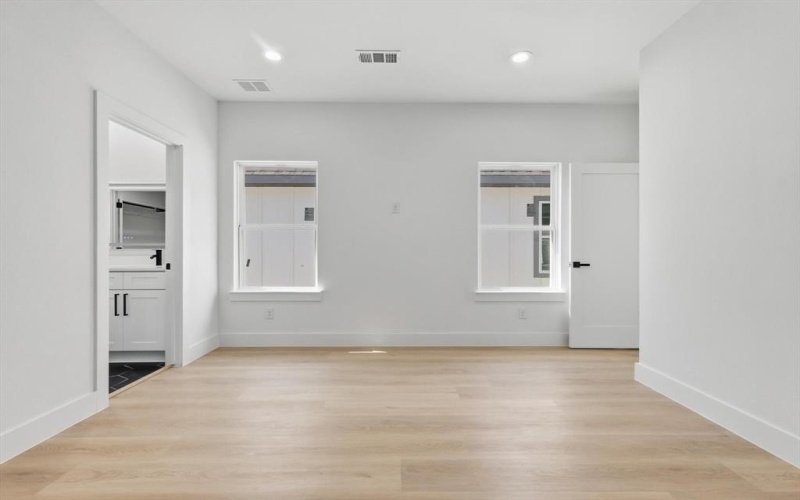 2532 Lowery Street, Dallas, TX 75215, 4 Habitaciones Habitaciones , ,2 BañosBaños,Residential,En Venta,2532 Lowery Street,0,21087598