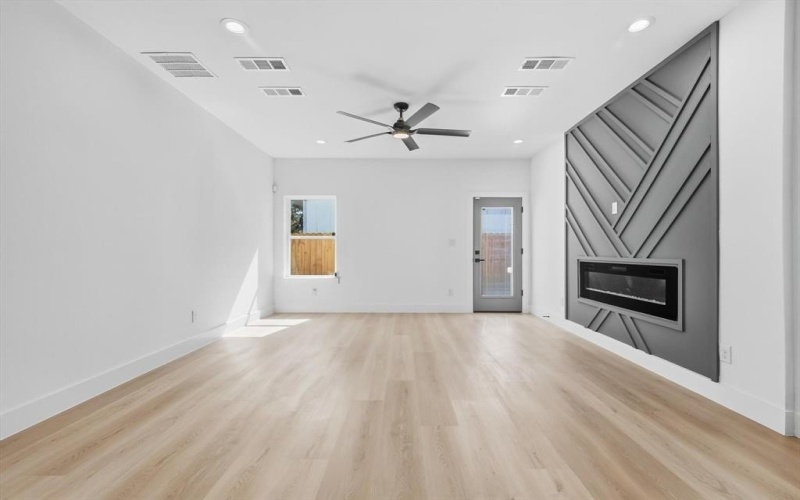 2532 Lowery Street, Dallas, TX 75215, 4 Habitaciones Habitaciones , ,2 BañosBaños,Residential,En Venta,2532 Lowery Street,0,21087598