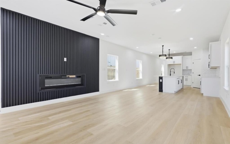 2534 Lowery Street, Dallas, TX 75215, 4 Habitaciones Habitaciones , ,2 BañosBaños,Residential,En Venta,2534 Lowery Street,0,21087620