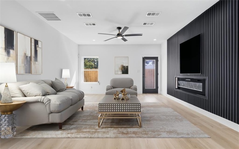 2534 Lowery Street, Dallas, TX 75215, 4 Habitaciones Habitaciones , ,2 BañosBaños,Residential,En Venta,2534 Lowery Street,0,21087620