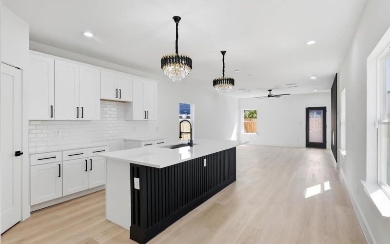 2534 Lowery Street, Dallas, TX 75215, 4 Habitaciones Habitaciones , ,2 BañosBaños,Residential,En Venta,2534 Lowery Street,0,21087620
