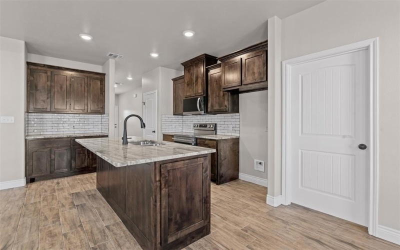3402 Hilltop Road, Granbury, TX 76048, 3 Bedrooms Bedrooms, ,2 BathroomsBathrooms,Residential,For Sale,3402 Hilltop Road,0,21087669